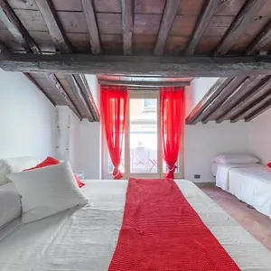 Guest house Vg Fontana Di Trevi - 5 Stelle Con Balcone, Rome