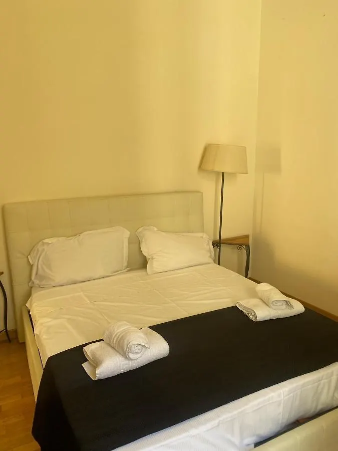 Rome Trevi Rooms & Apartments Guest house
