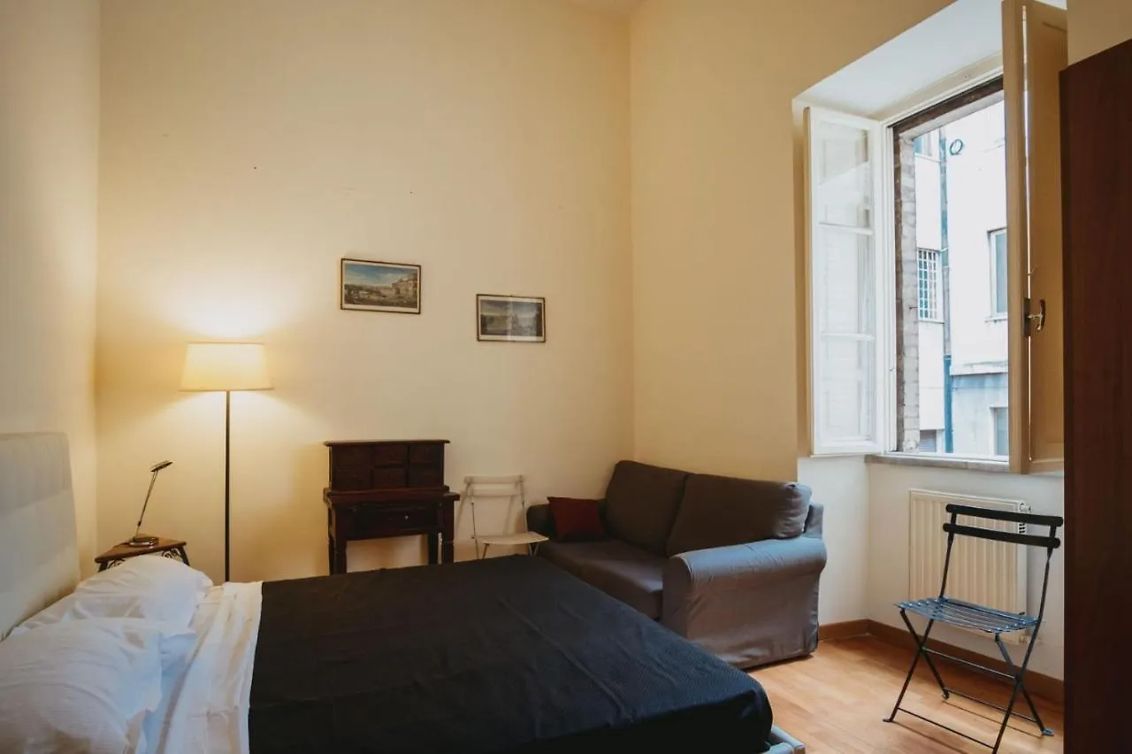 Rome Trevi Rooms & Apartments Guest house